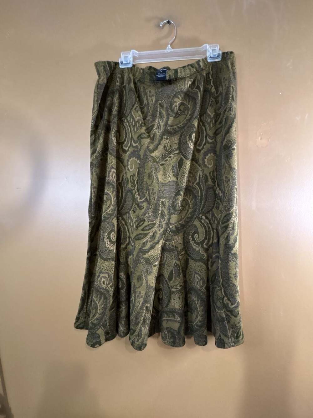 HC1126. NINA LEONARD Green Paisley Print Acrylic Midi Skirt XL